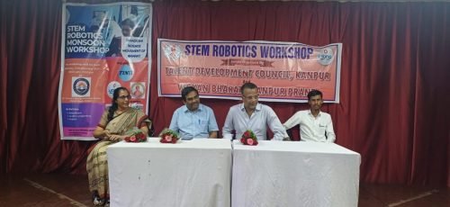वीरेंद्र स्वरूप एजुकेशन सेंटर श्याम नगर, कानपुर में विद्यार्थियों के लिए STEM ROBOTICS WORKSHOP का आयोजन हुआ || दिनांक 21 सितम्बर 2024